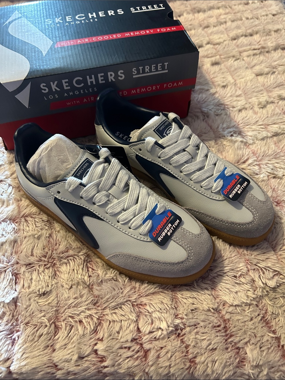 Skechers Boys' Hotshot Junior Varsity sneakers size 2.5